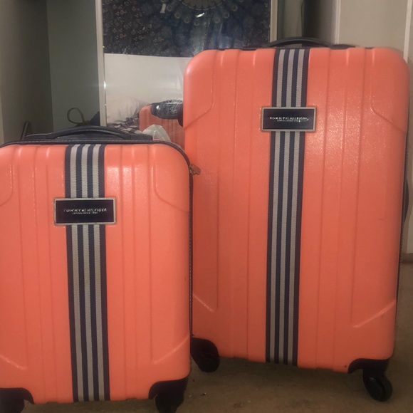 it coral suitcase